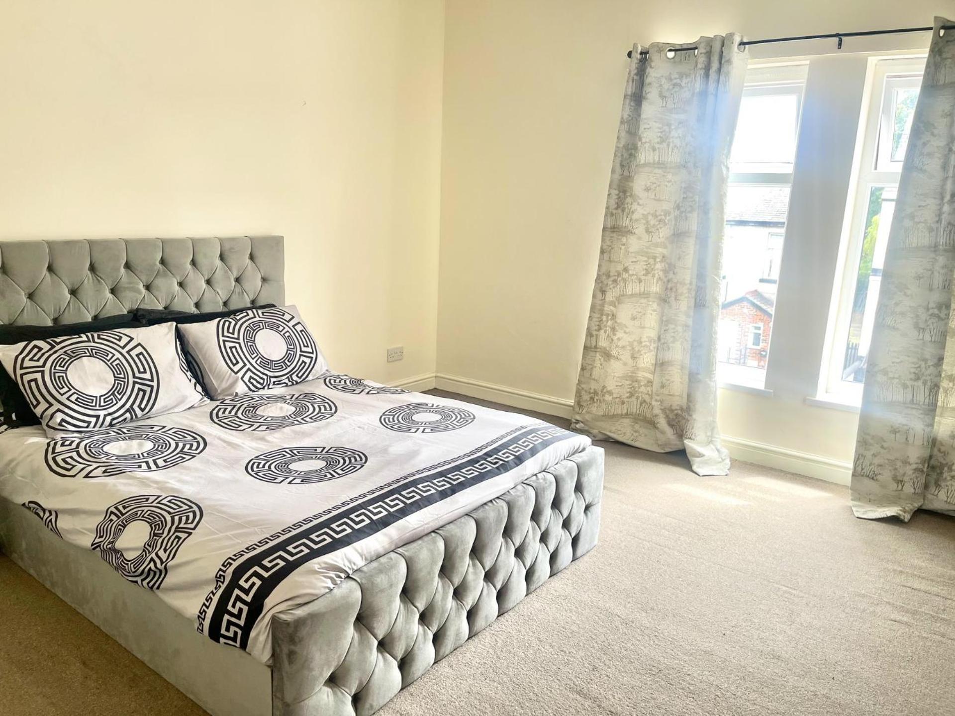 Stylish 1-Bed Apt - Sleeps 4 - Parking - Wifi Manchester Kültér fotó