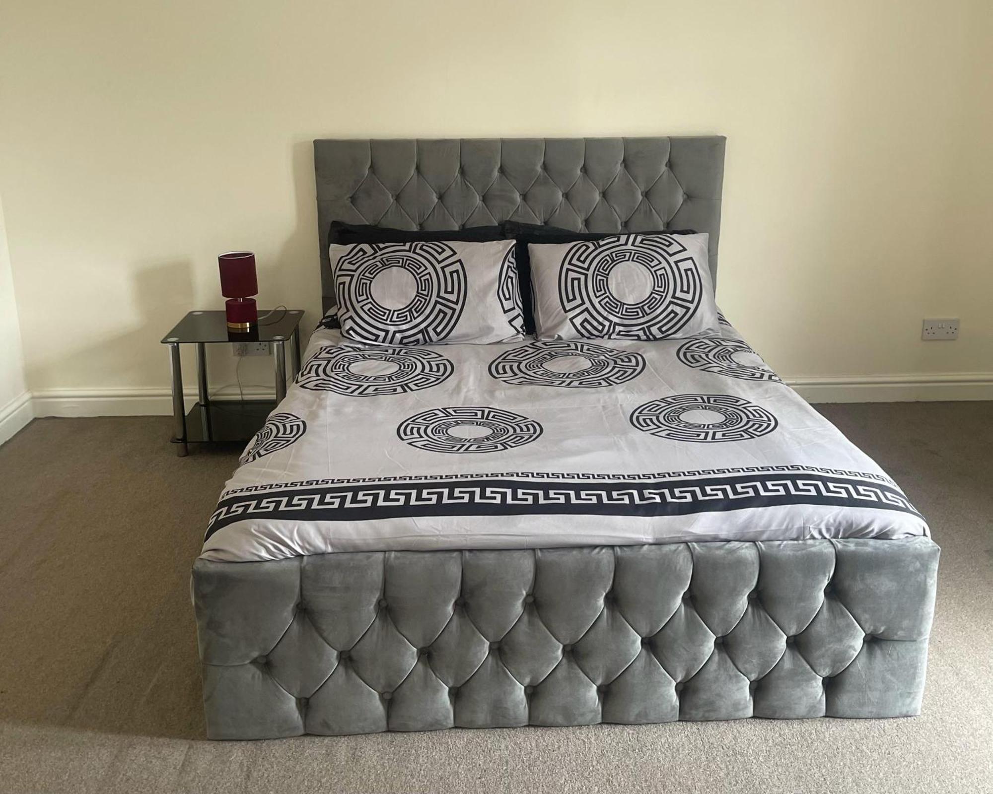 Stylish 1-Bed Apt - Sleeps 4 - Parking - Wifi Manchester Kültér fotó