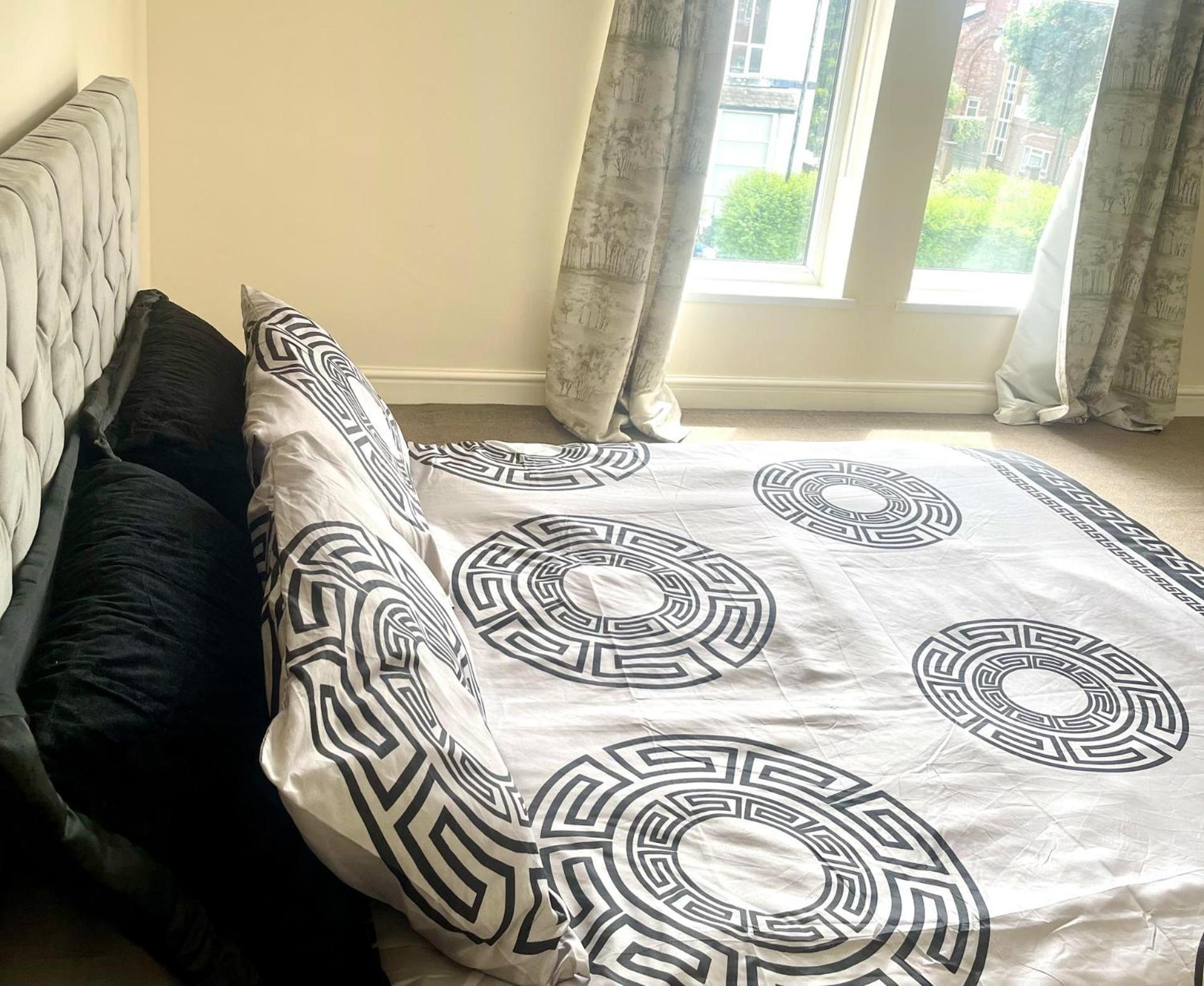Stylish 1-Bed Apt - Sleeps 4 - Parking - Wifi Manchester Kültér fotó